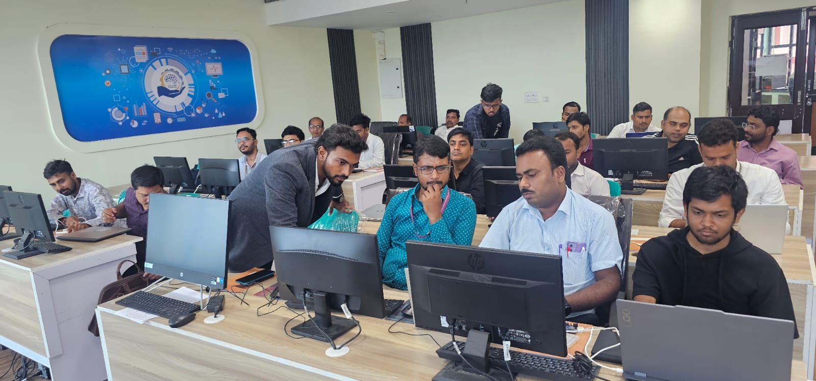ACIC IIT (ISM) Foundation successfully conducted a hands-on training on Arduino for school teachers from the Dhanbad cluster.